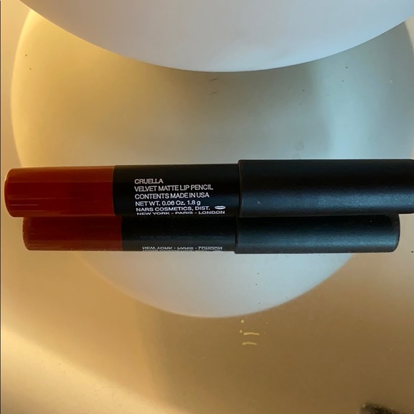 Nars Cruella Velvet Matte Lip Pencil - Picture 2 of 3